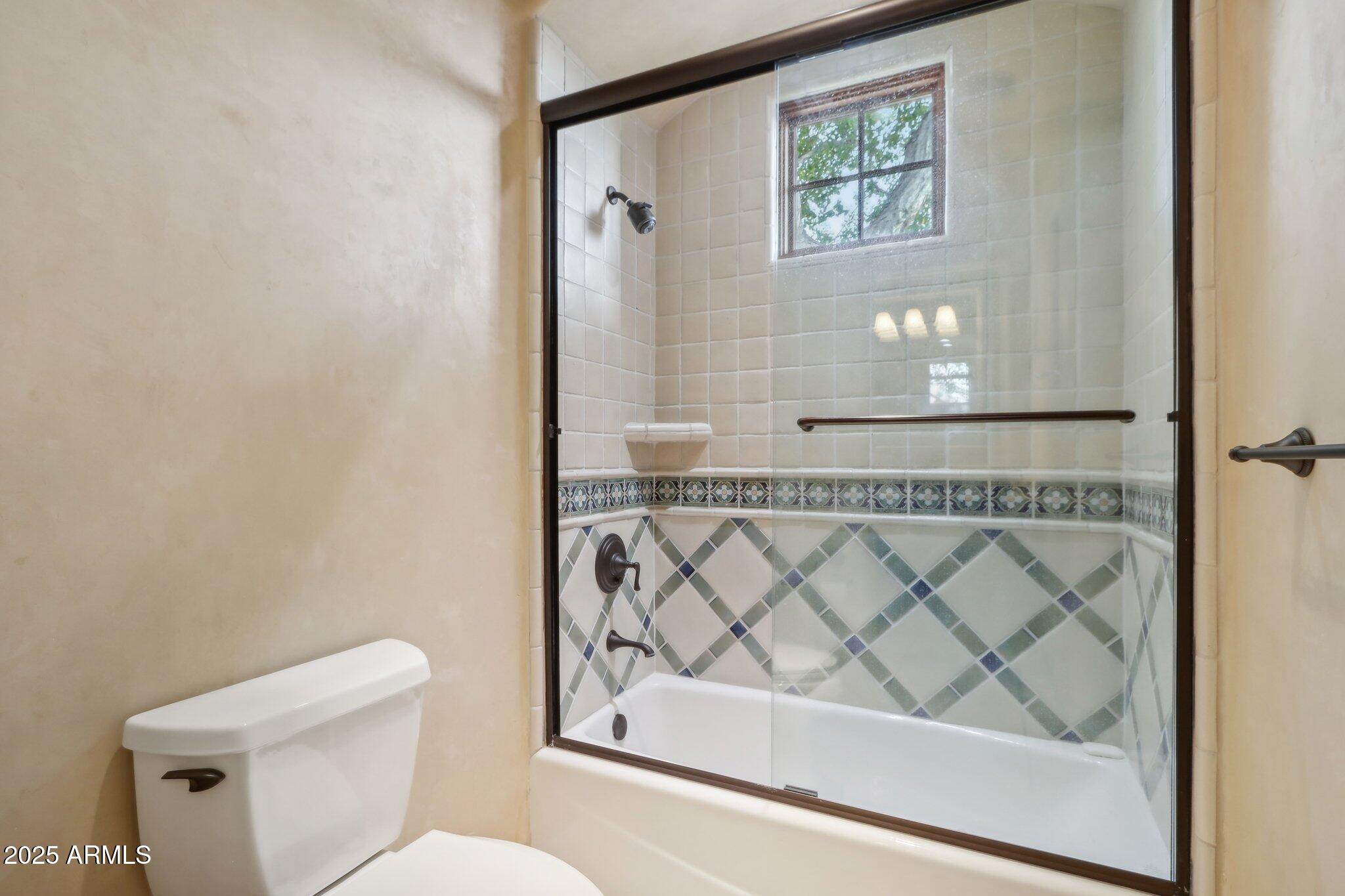 Phoenix, Arizona 85018, United States, 4 Bedrooms Bedrooms, ,6 BathroomsBathrooms,Residential,Active,201325