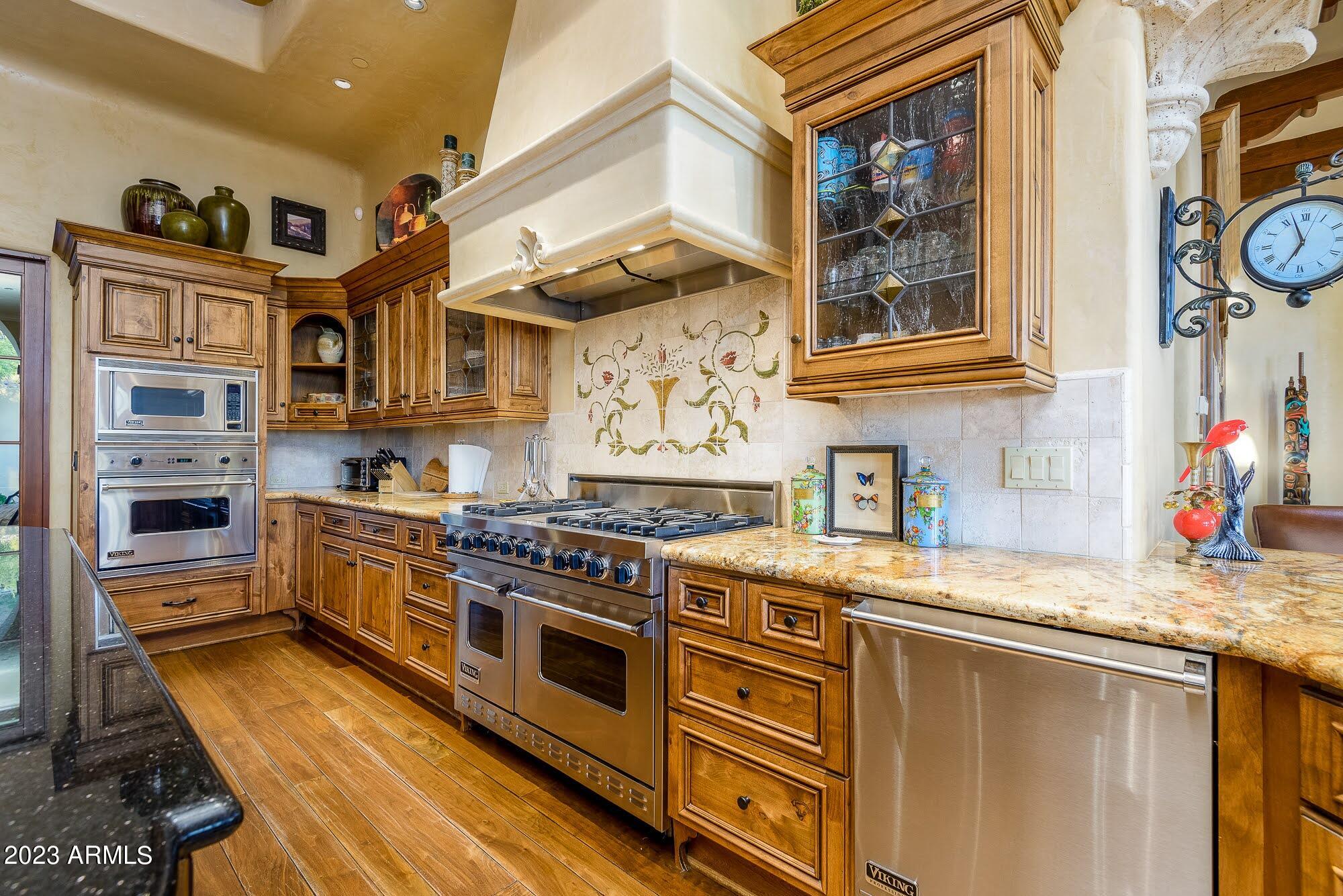 Phoenix, Arizona 85018, United States, 4 Bedrooms Bedrooms, ,6 BathroomsBathrooms,Residential,Active,201325