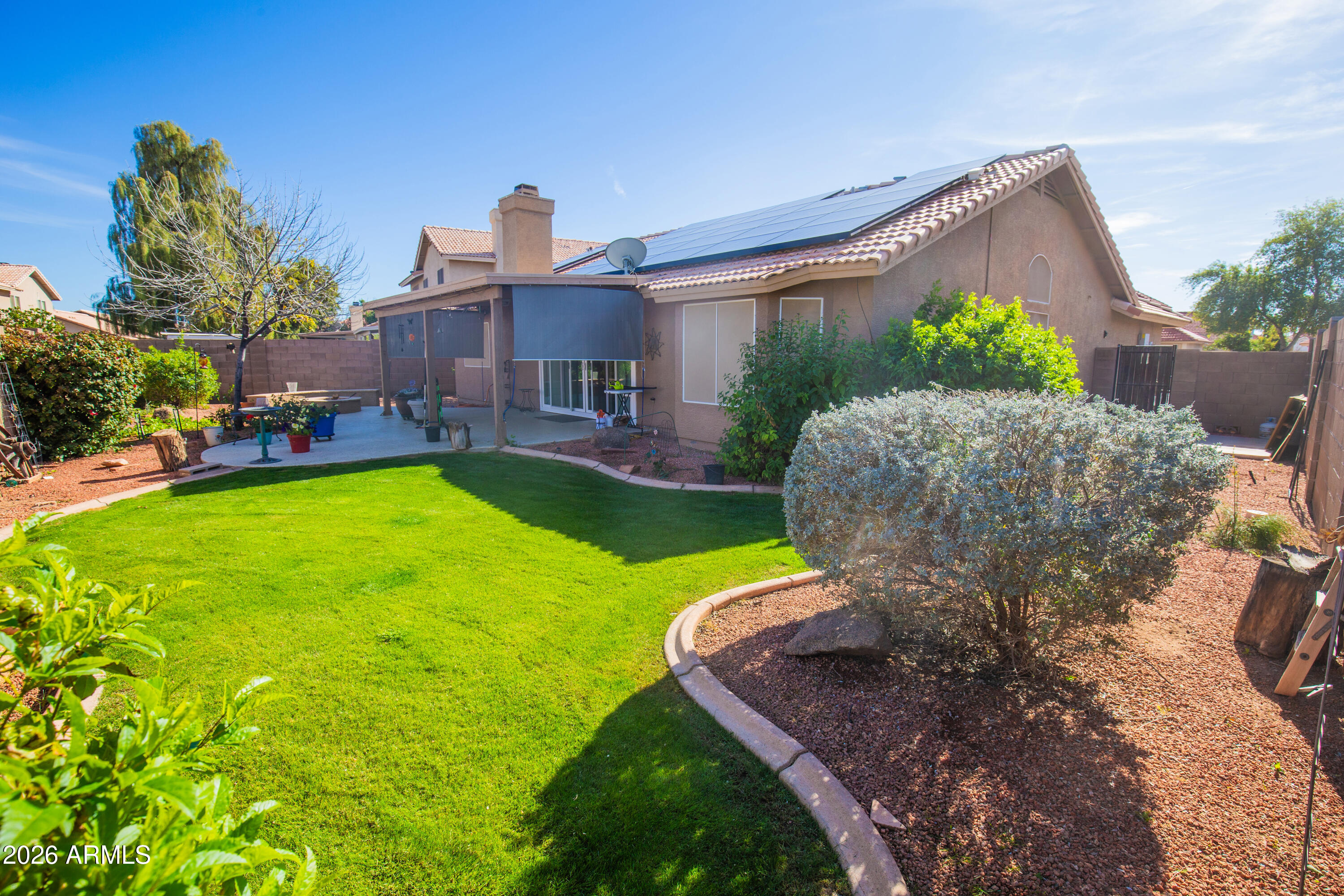 702 W MESQUITE Street