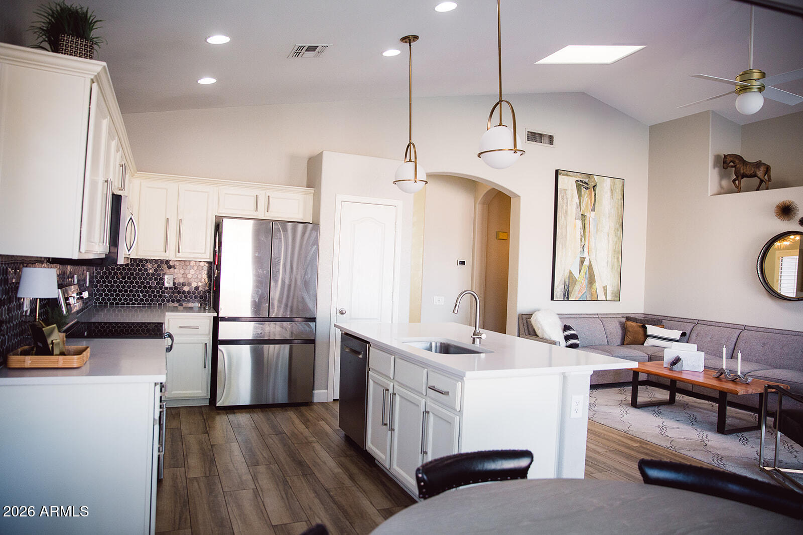 4612 E Mountain Vista Drive