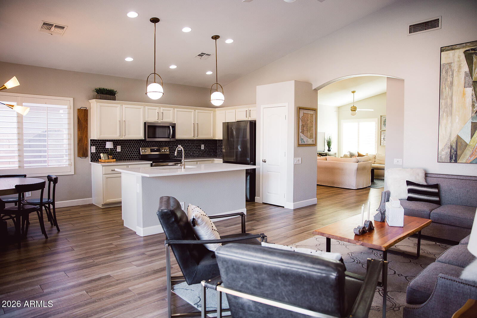 4612 E Mountain Vista Drive