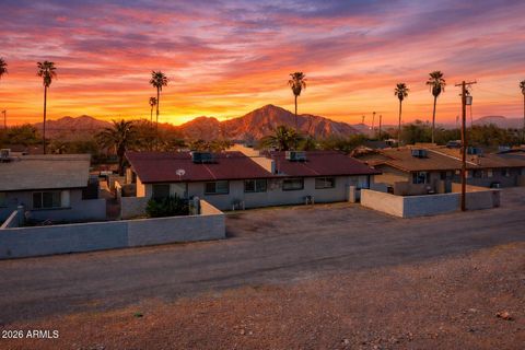 4121 E MORELAND Street Phoenix AZ 85008