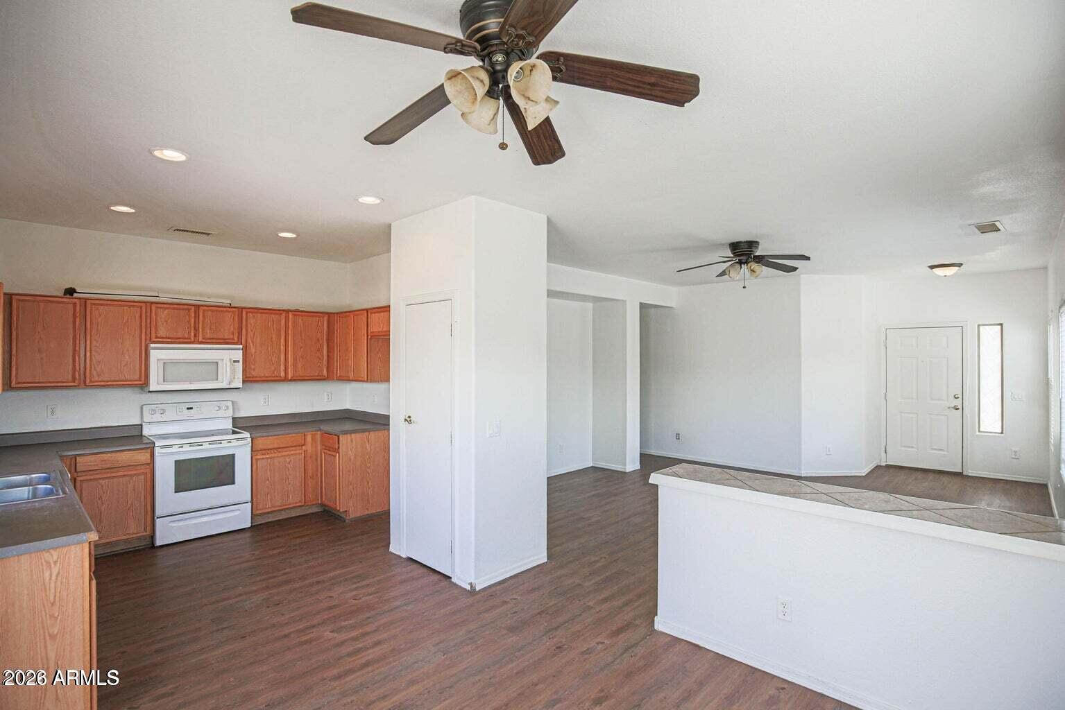 98 5TH Avenue W