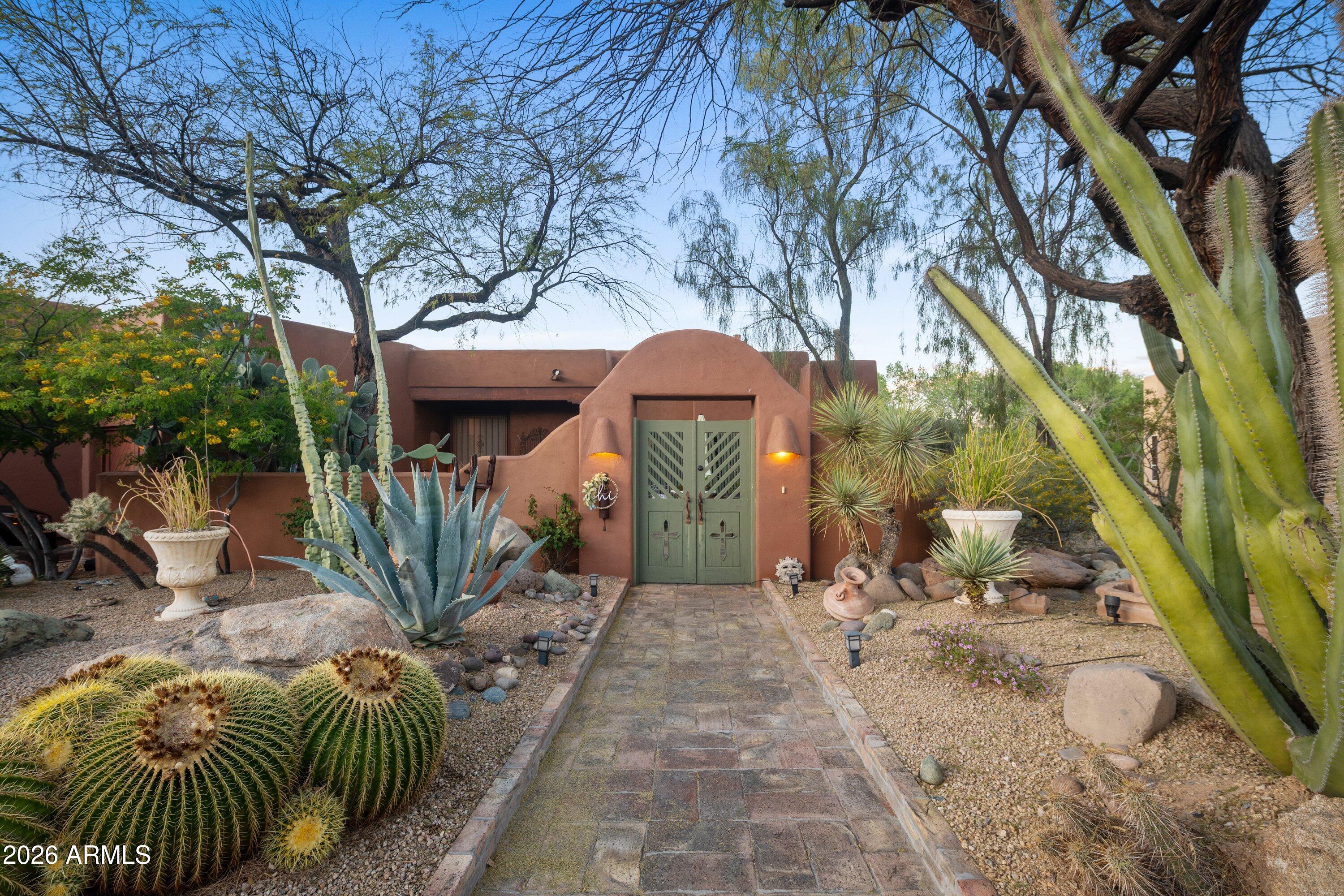 5418 E MIRAMONTE Drive N