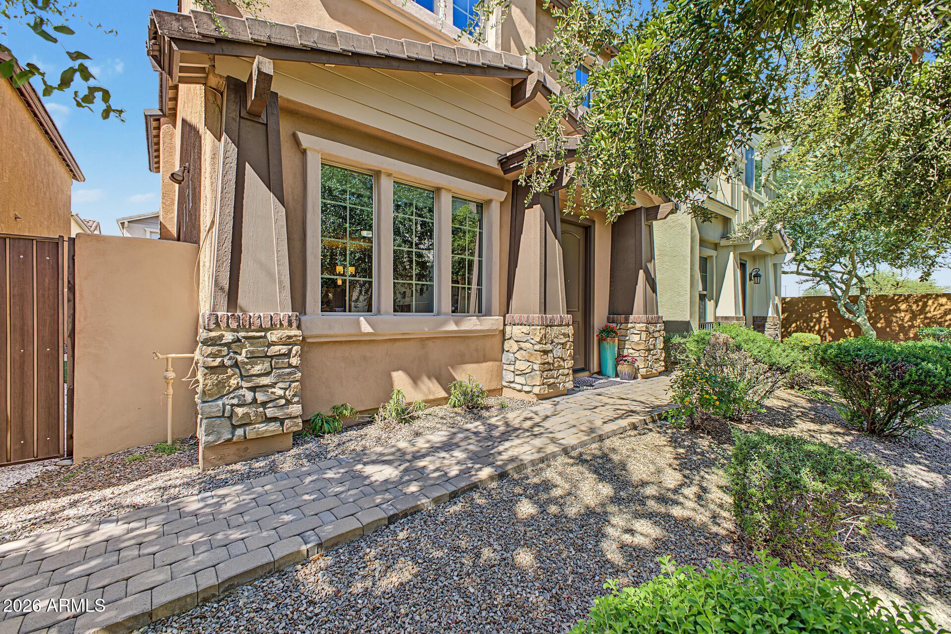 2040 E HEARTWOOD Lane