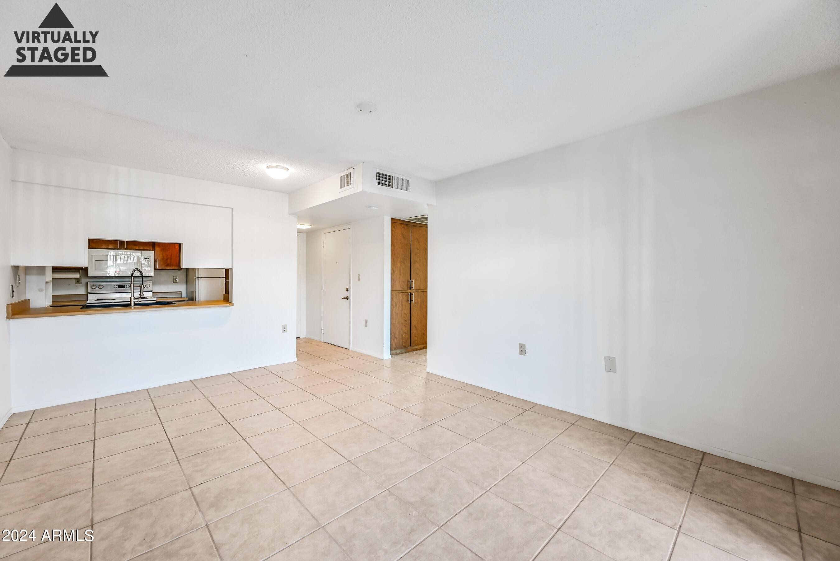 3033 E Devonshire Avenue Unit 1013