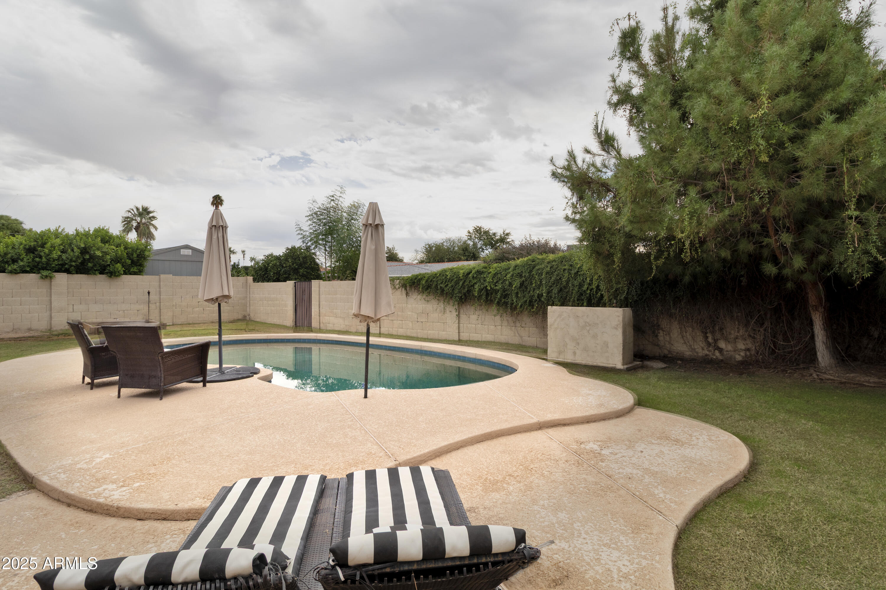 1903 E PALO VERDE Drive