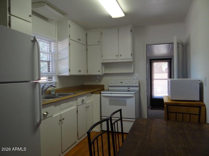 1504 N CURTISS Circle