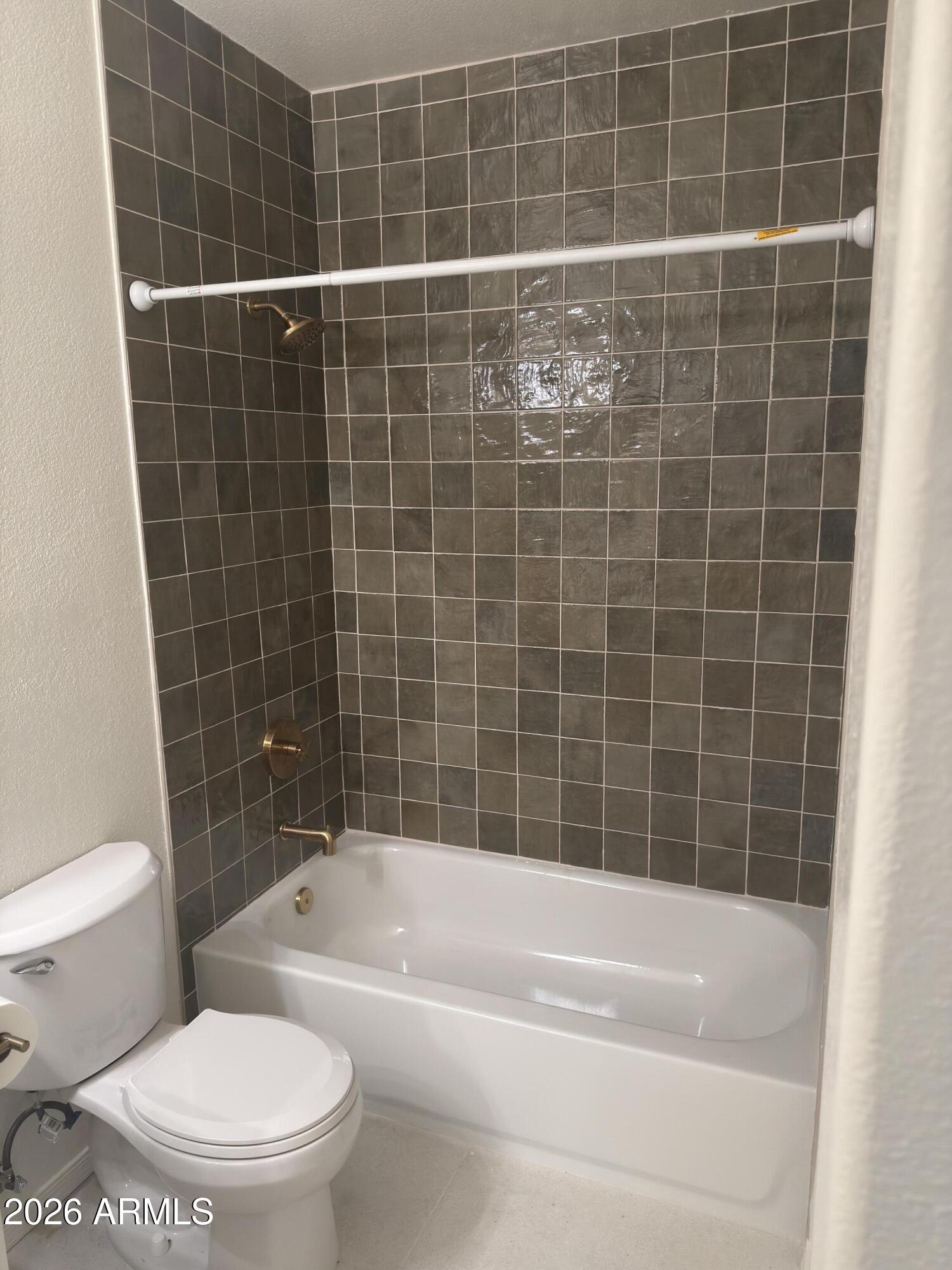 1825 W RAY Road 2090
