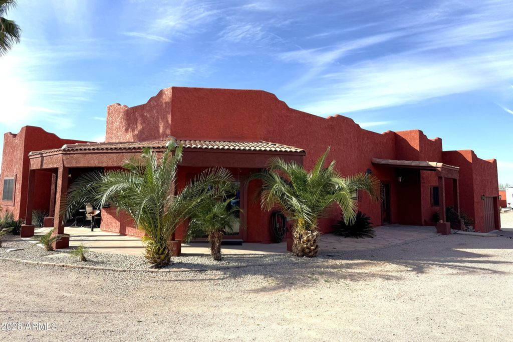 Photo of 318 S Goldfield Road, Apache Junction, AZ 85119 (MLS # 6981540)