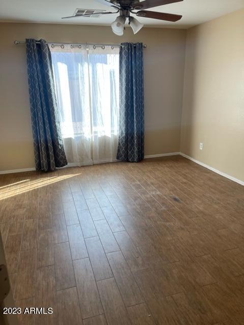 Photo 11 of 19 of 45499 W SHERIDAN Road house