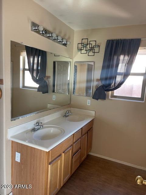 Photo 12 of 19 of 45499 W SHERIDAN Road house