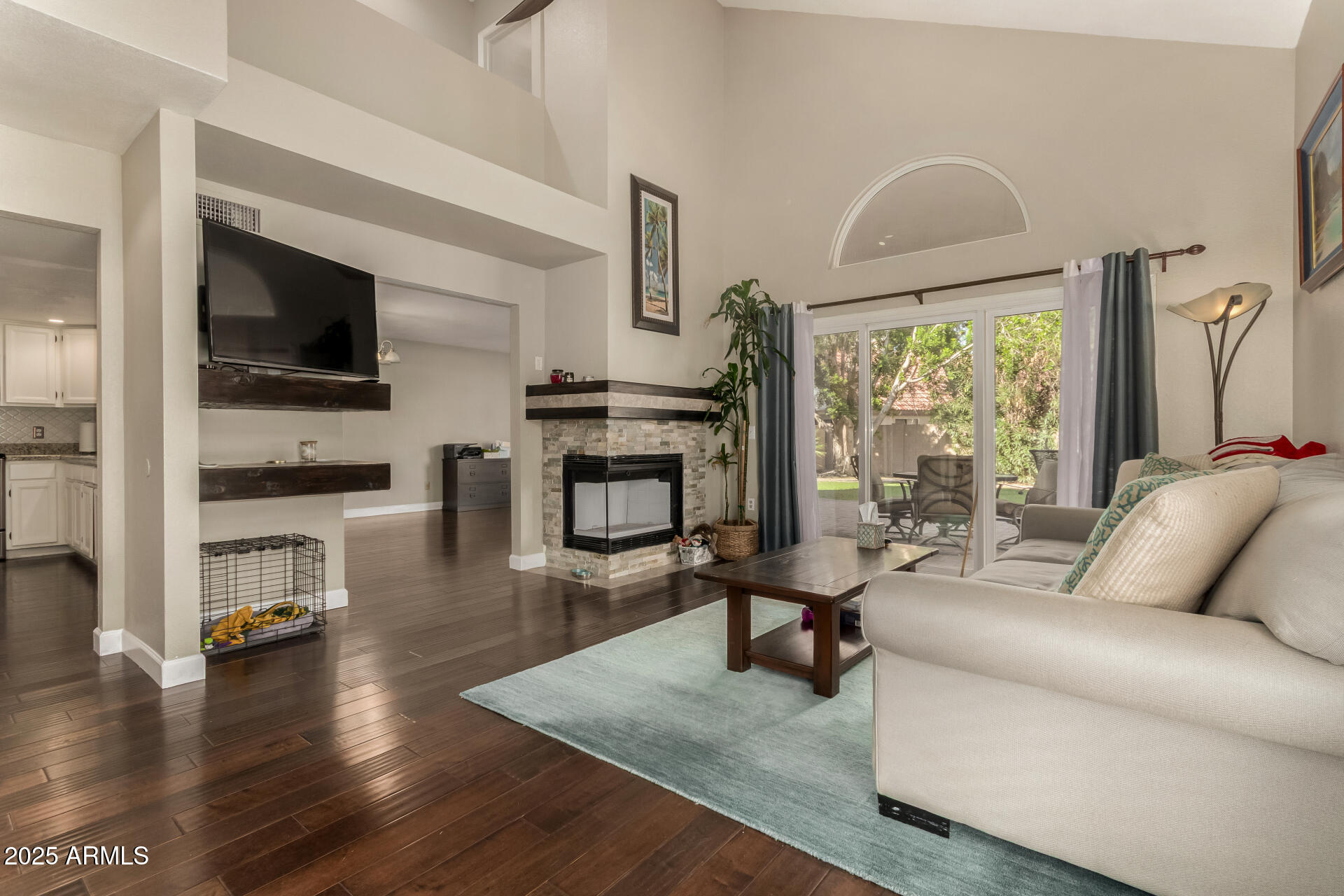 1510 E CAMPBELL Avenue