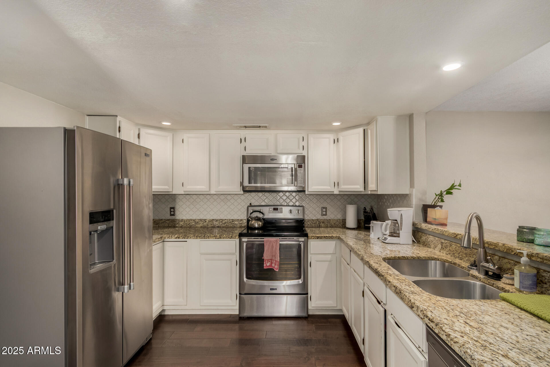 1510 E CAMPBELL Avenue