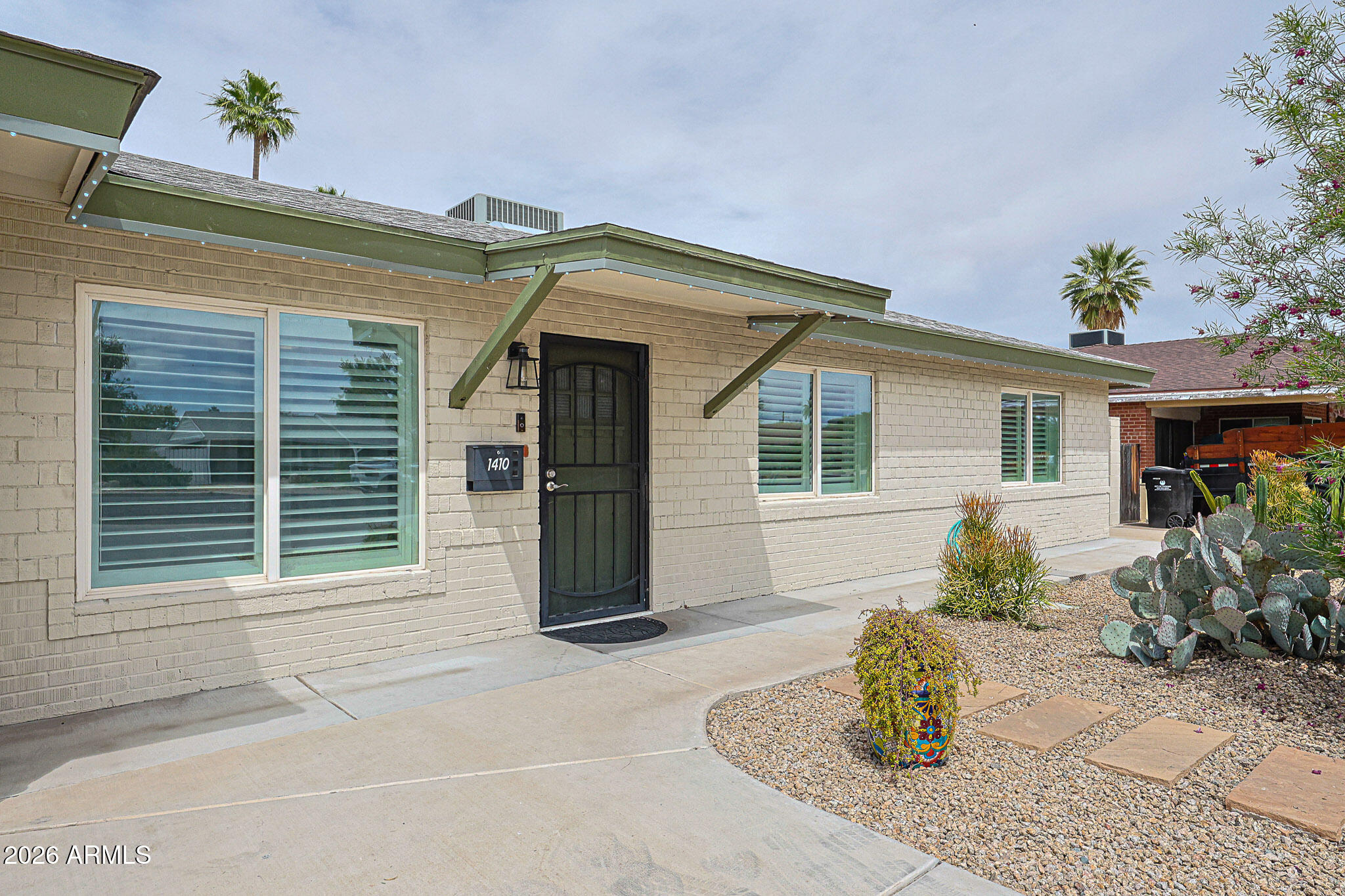 1410 W MISSOURI Avenue