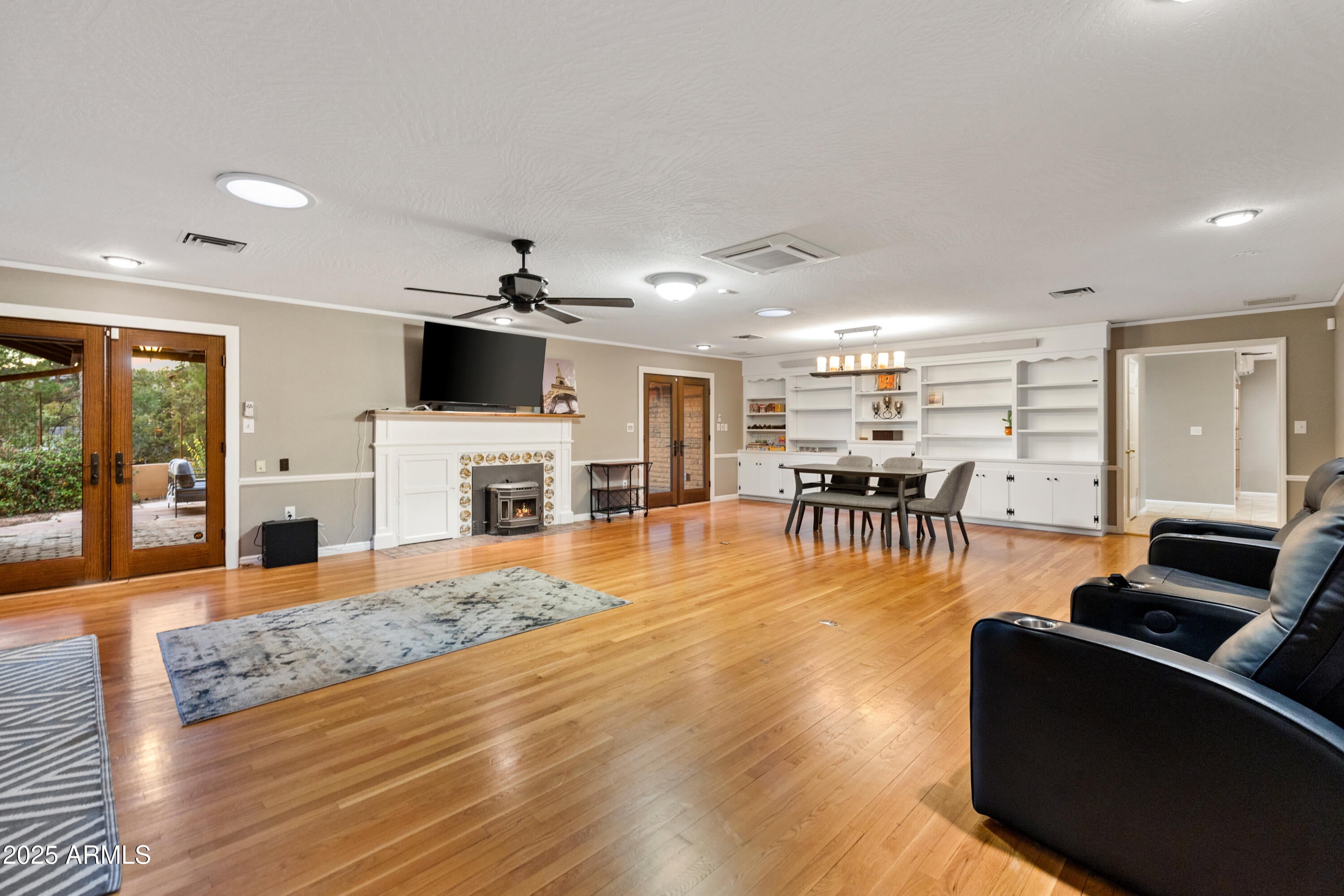 OAK CREEK - Residential