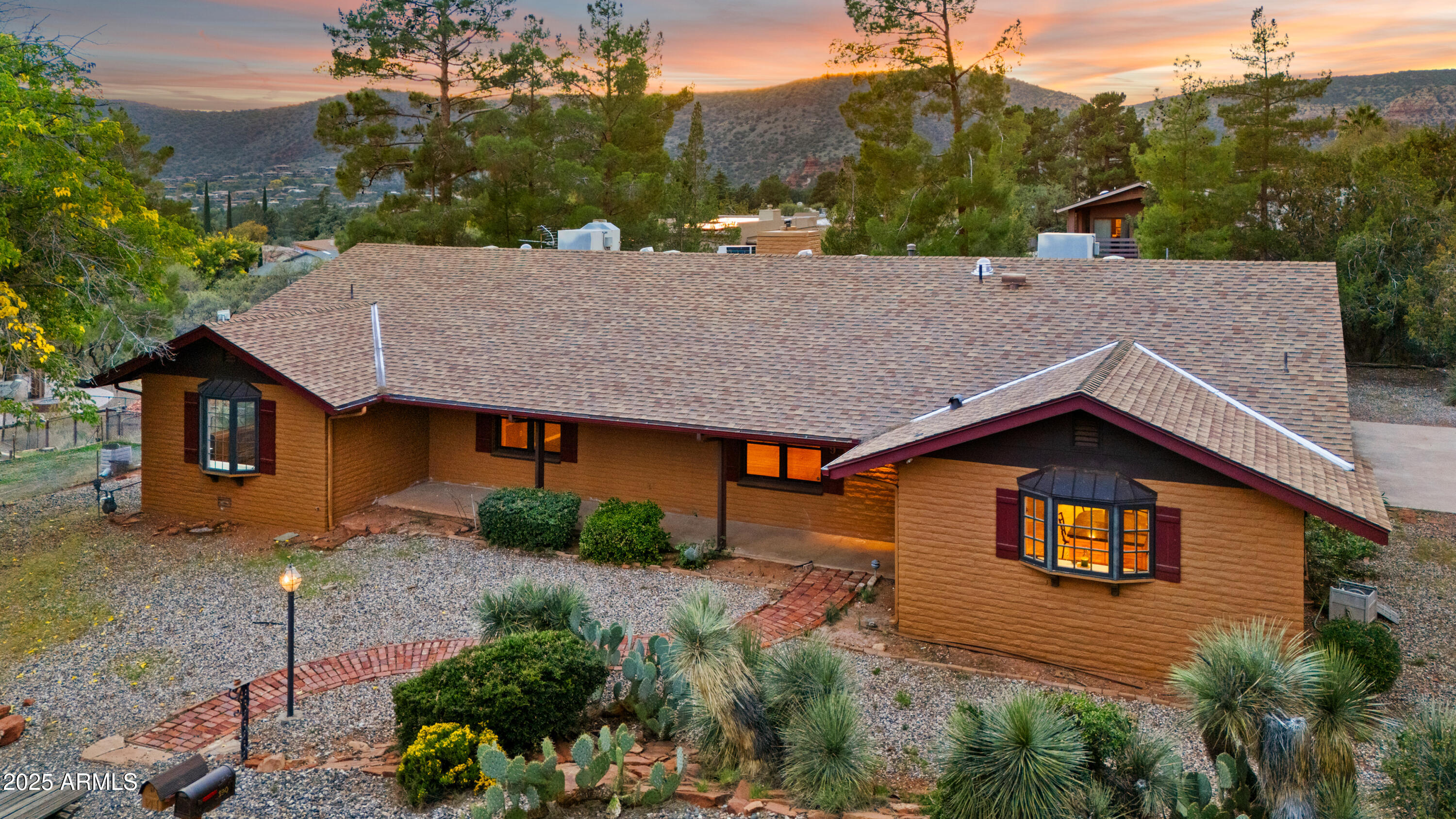 OAK CREEK - Residential