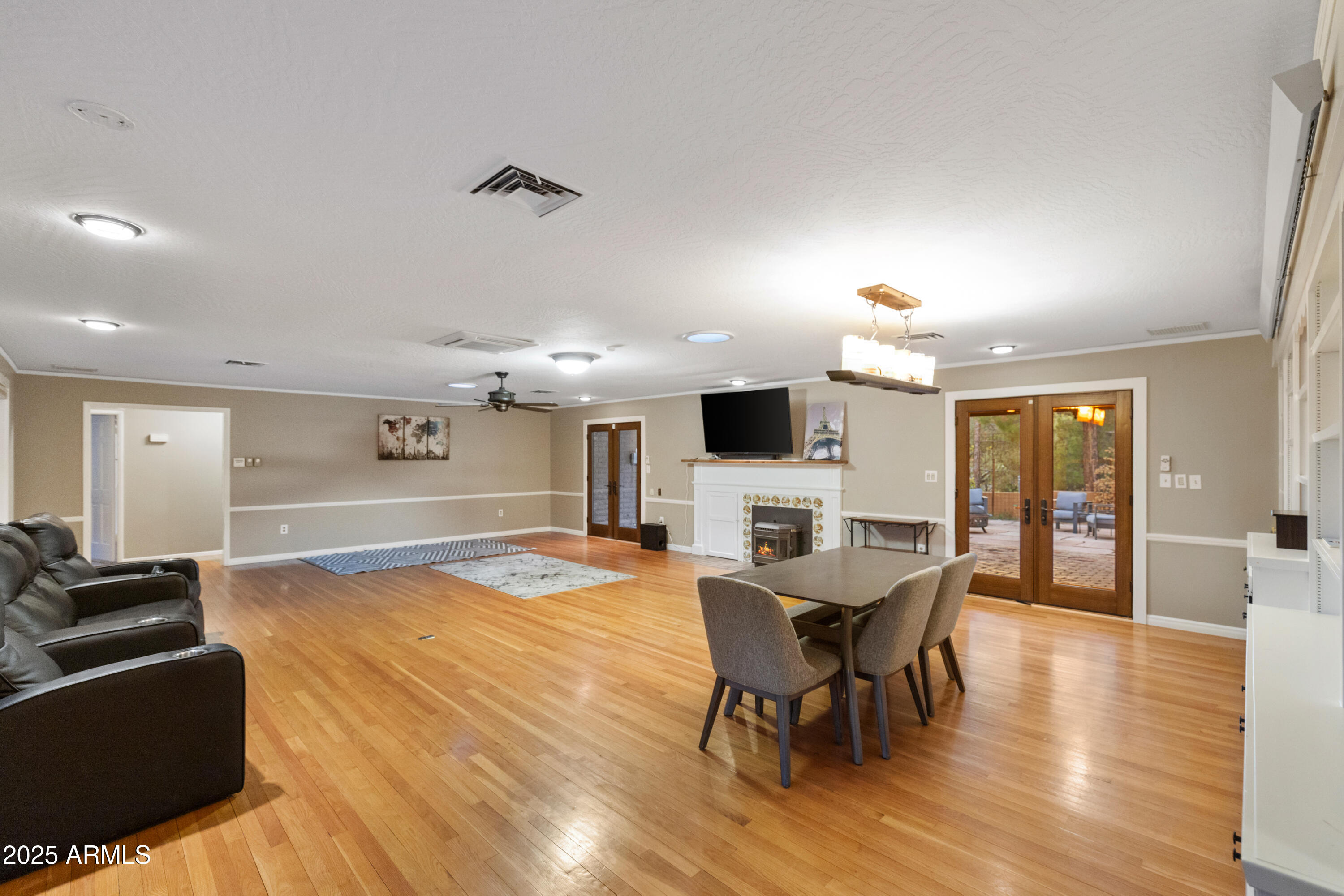 OAK CREEK - Residential