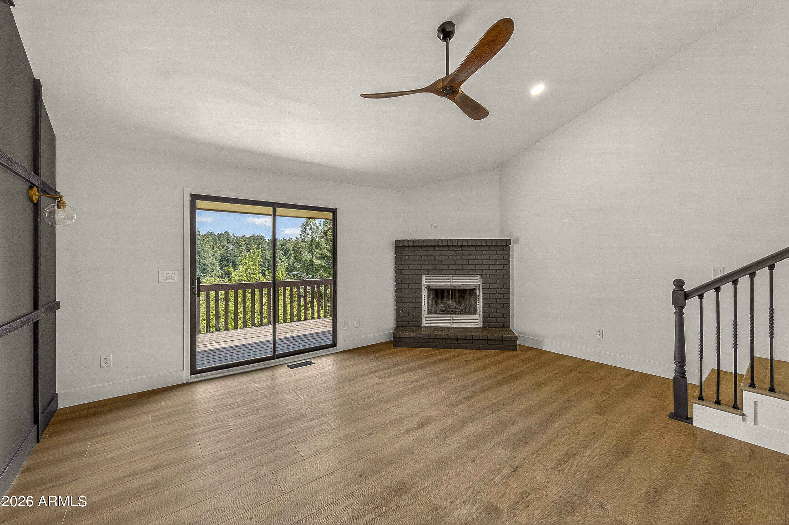 2404 N WHISPERING PINES Way