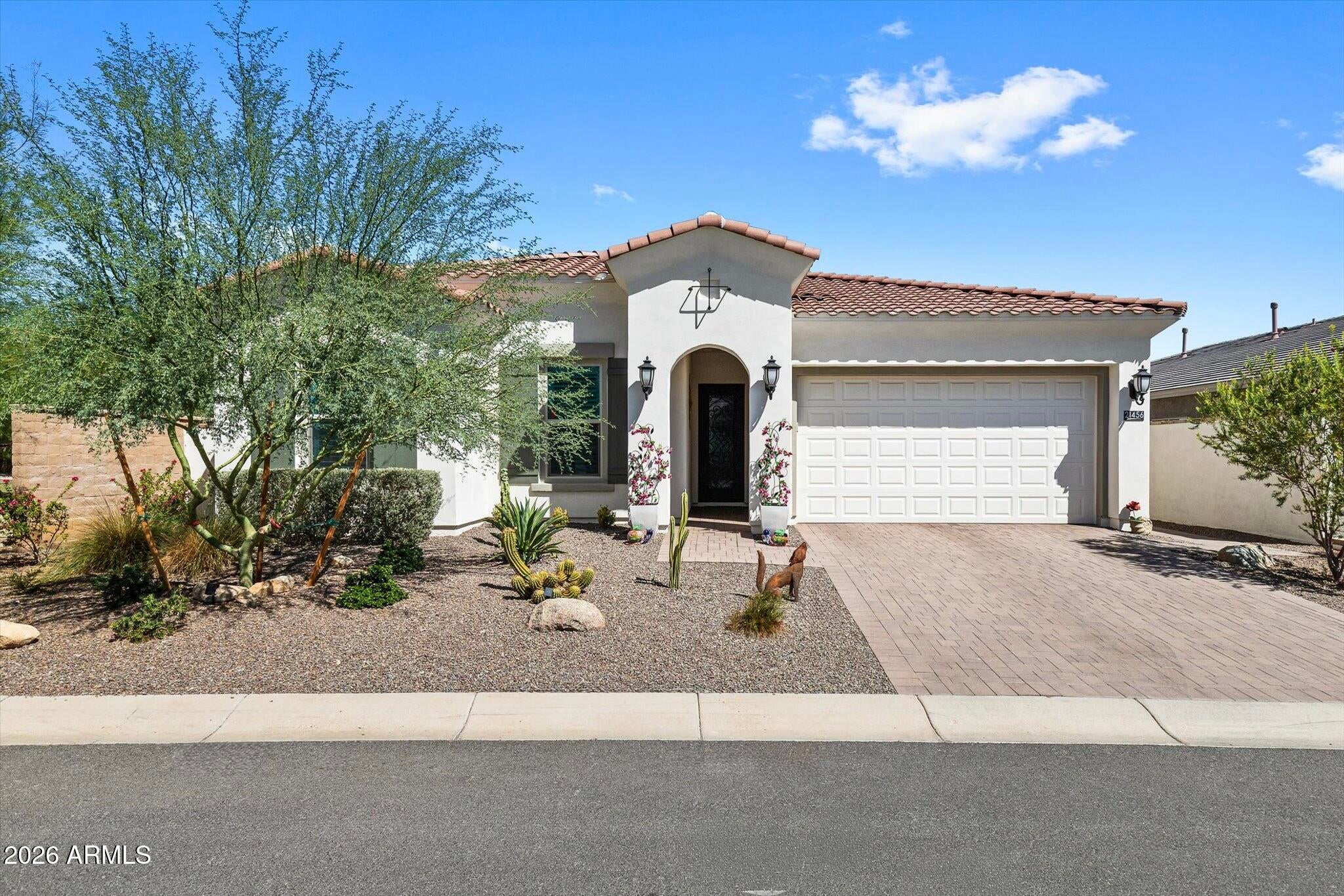 21456 W MINNEZONA Avenue