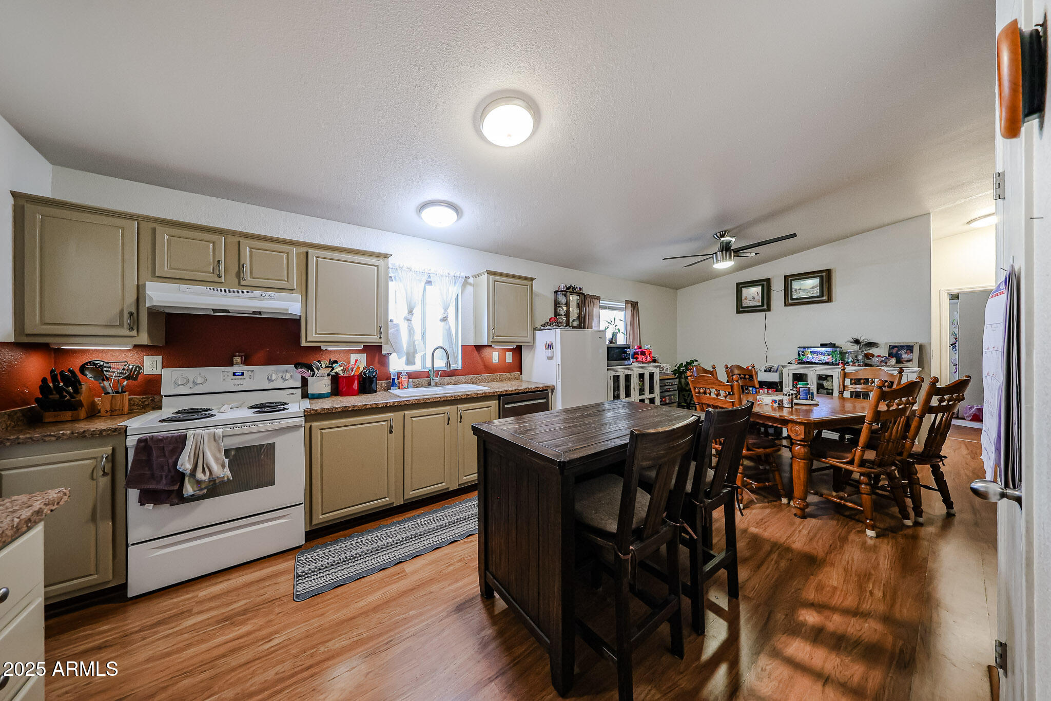 7810 W Peoria Avenue 98