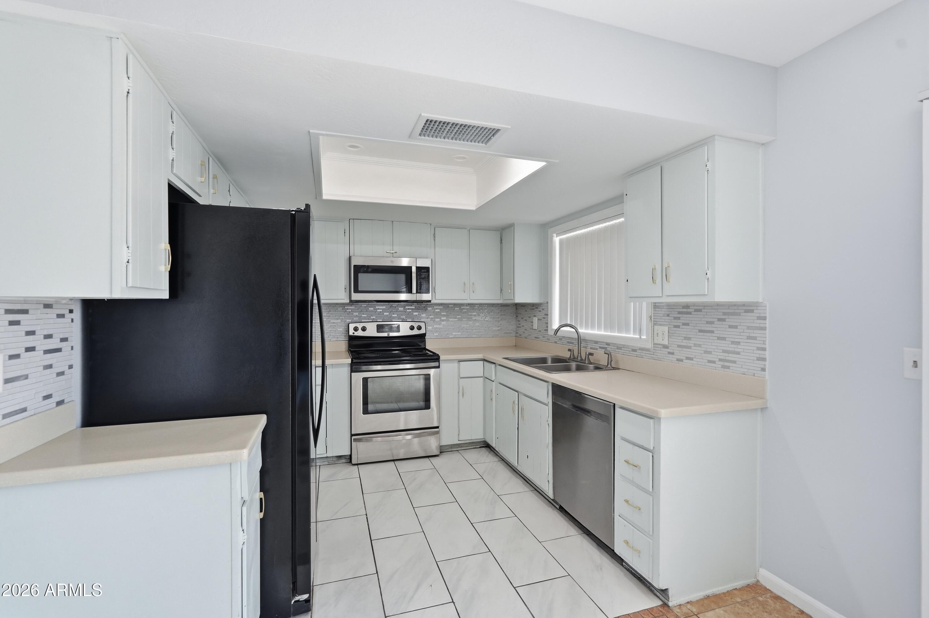 126 W LOMA VISTA Drive 101