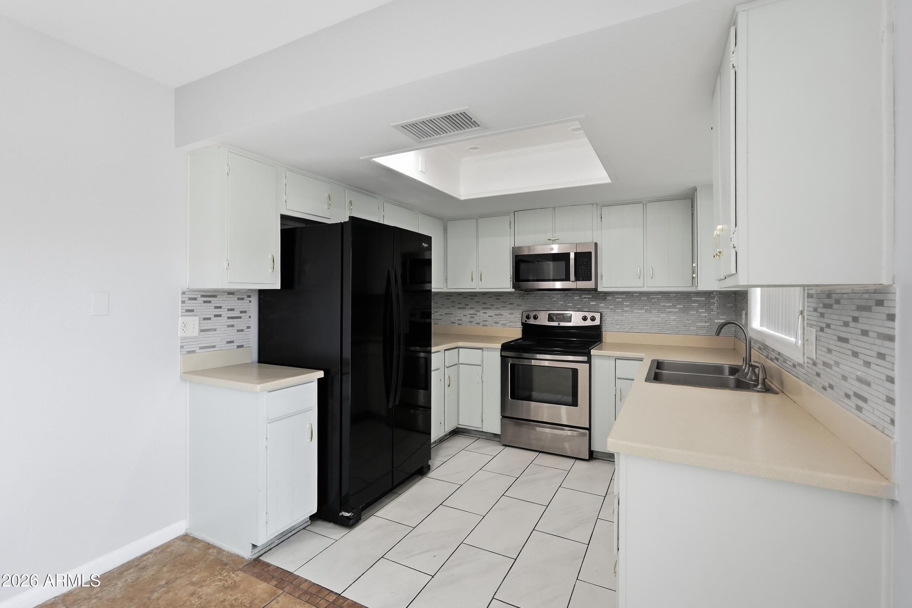 126 W LOMA VISTA Drive 101
