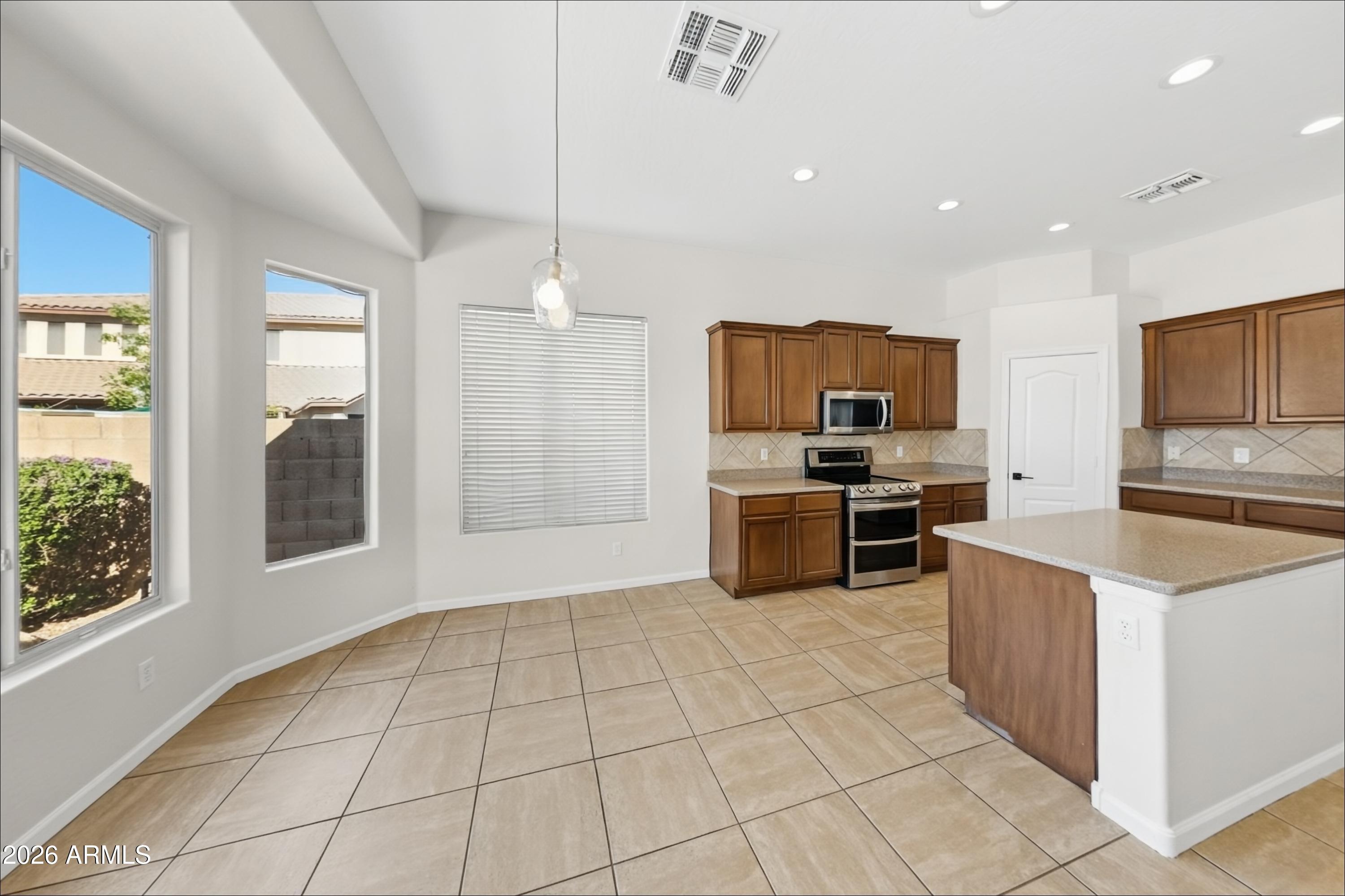 7229 W AVENIDA DEL REY --