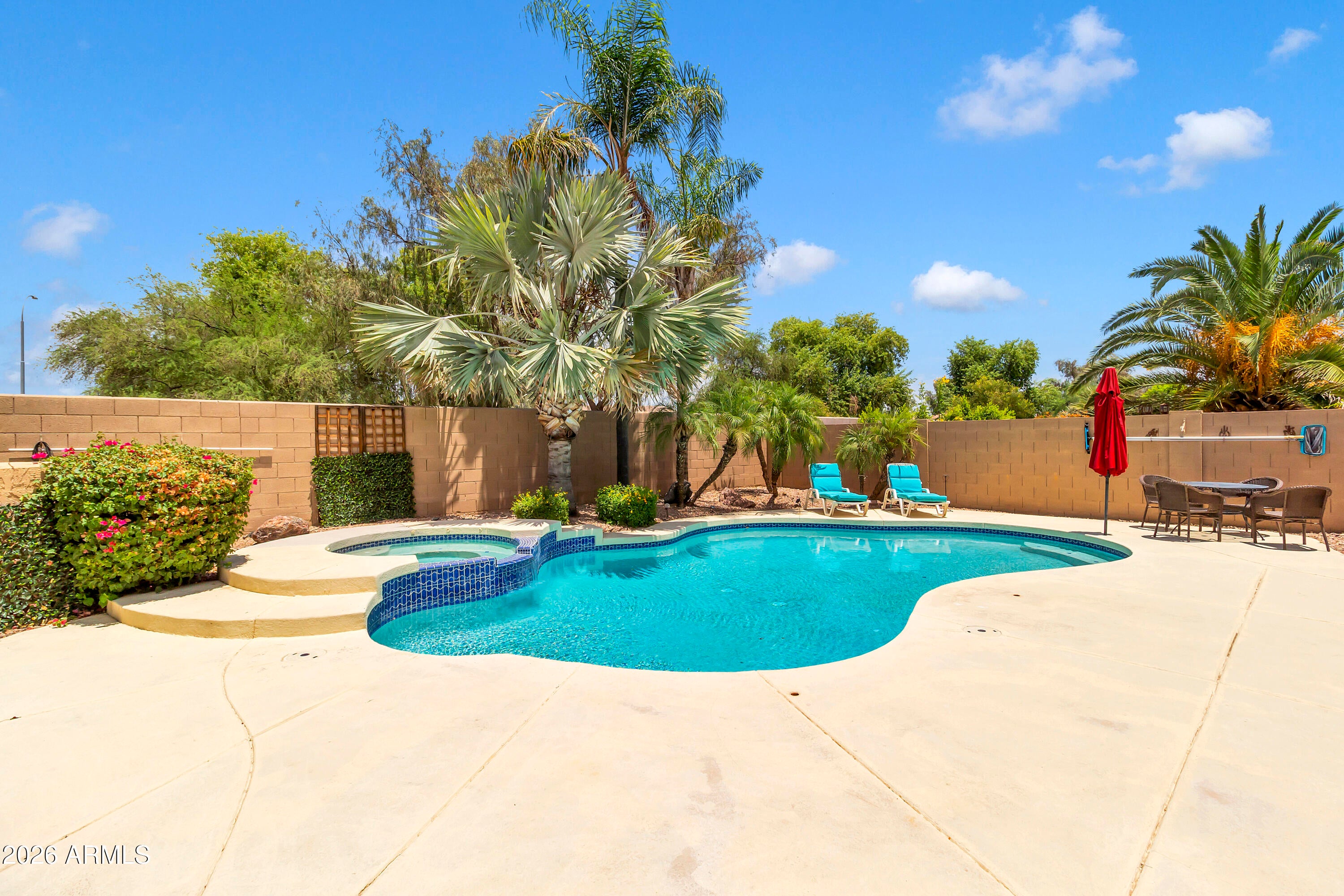382 W INDIGO Drive