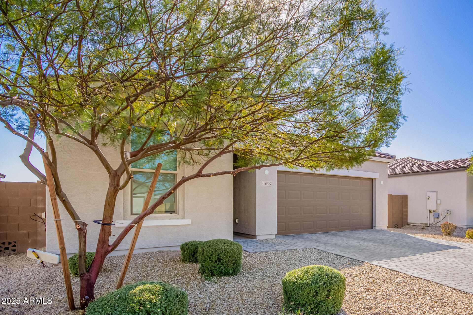 1653 W TOLTEC Drive