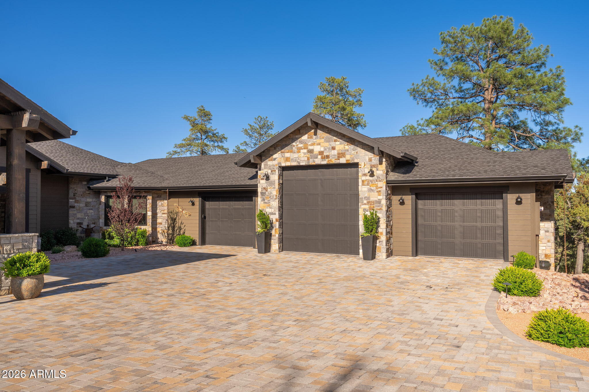 602 N Redbud Circle