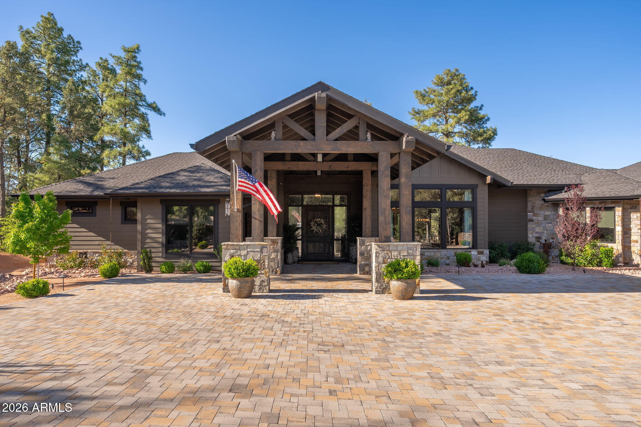 602 N Redbud Circle