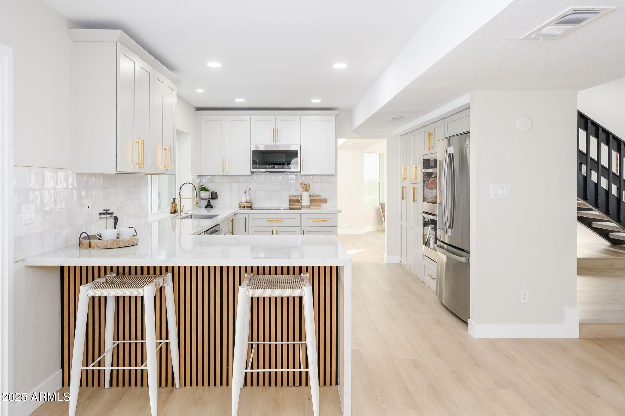 2552 S PLAYA --