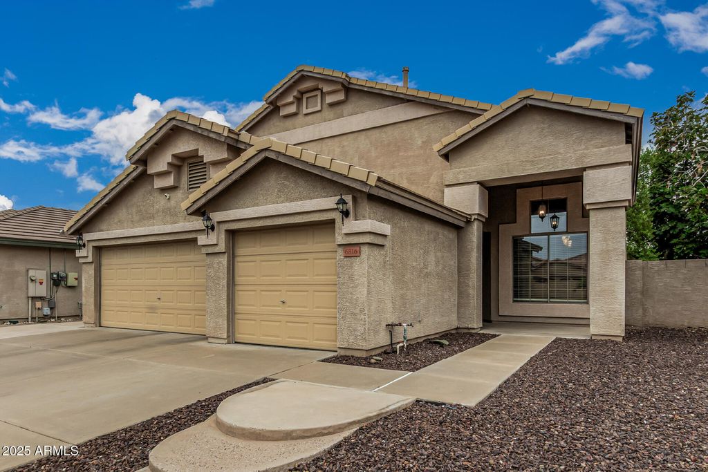 Photo of 6816 W Bronco Trail, Peoria, AZ 85383 (MLS # 6931774)