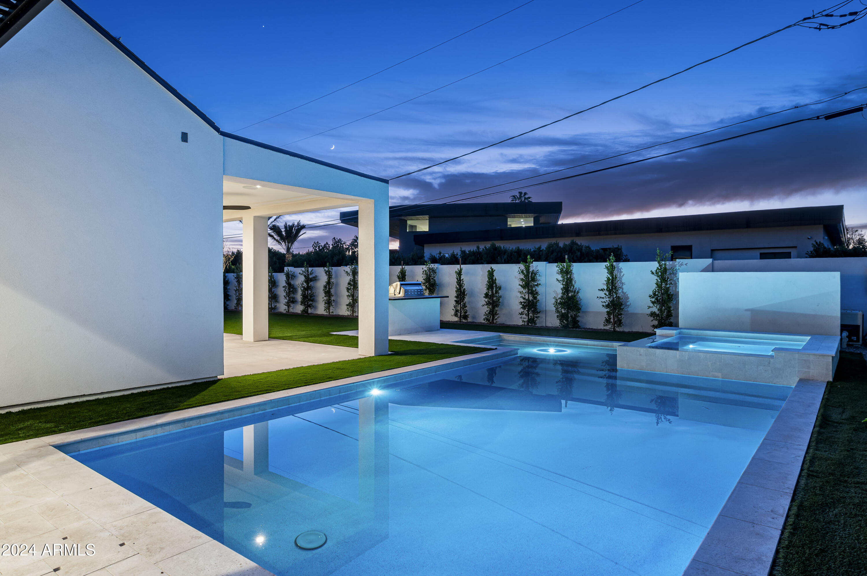 COUNTRY CLUB PLAZA - Residential