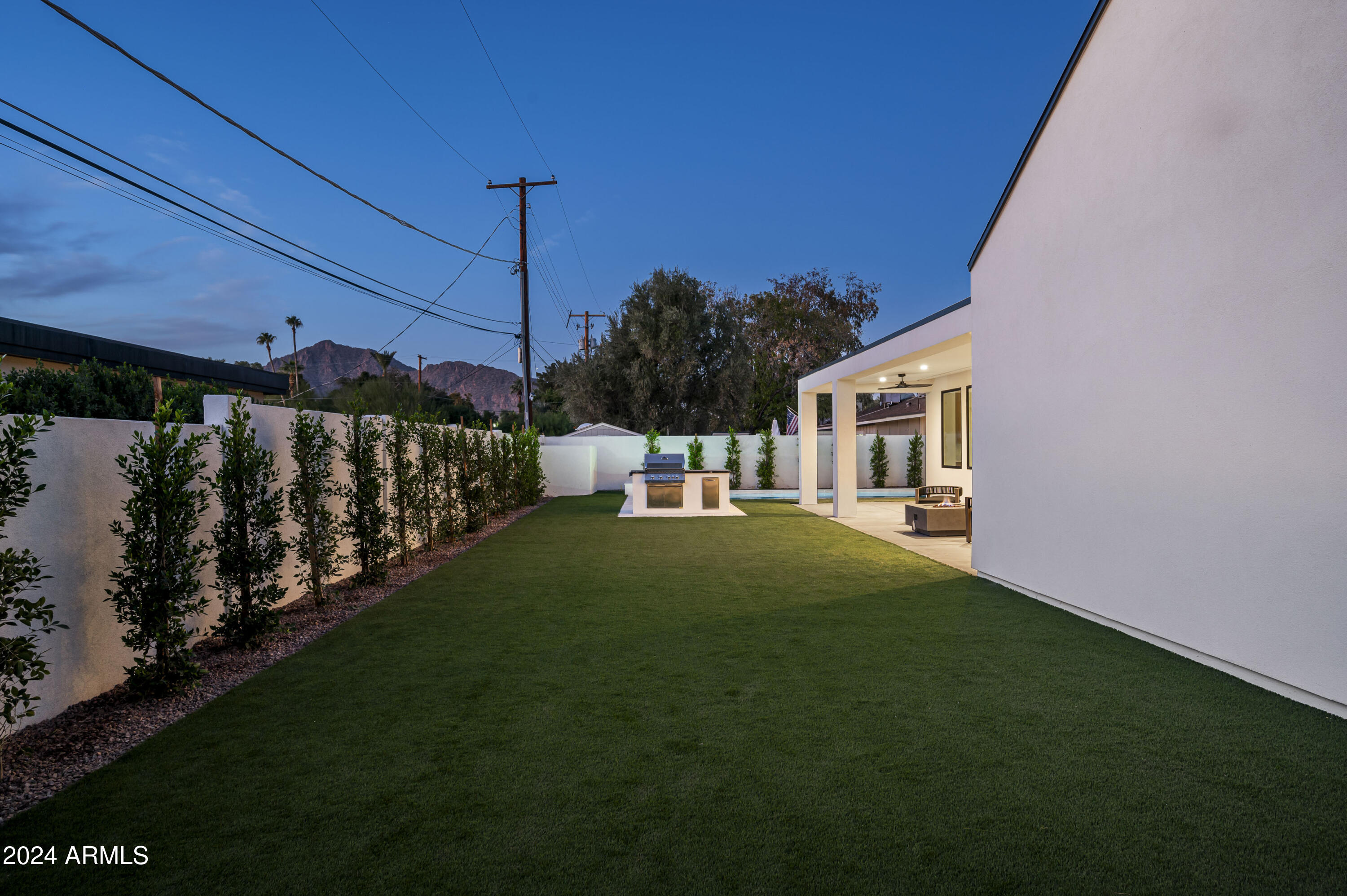 COUNTRY CLUB PLAZA - Residential