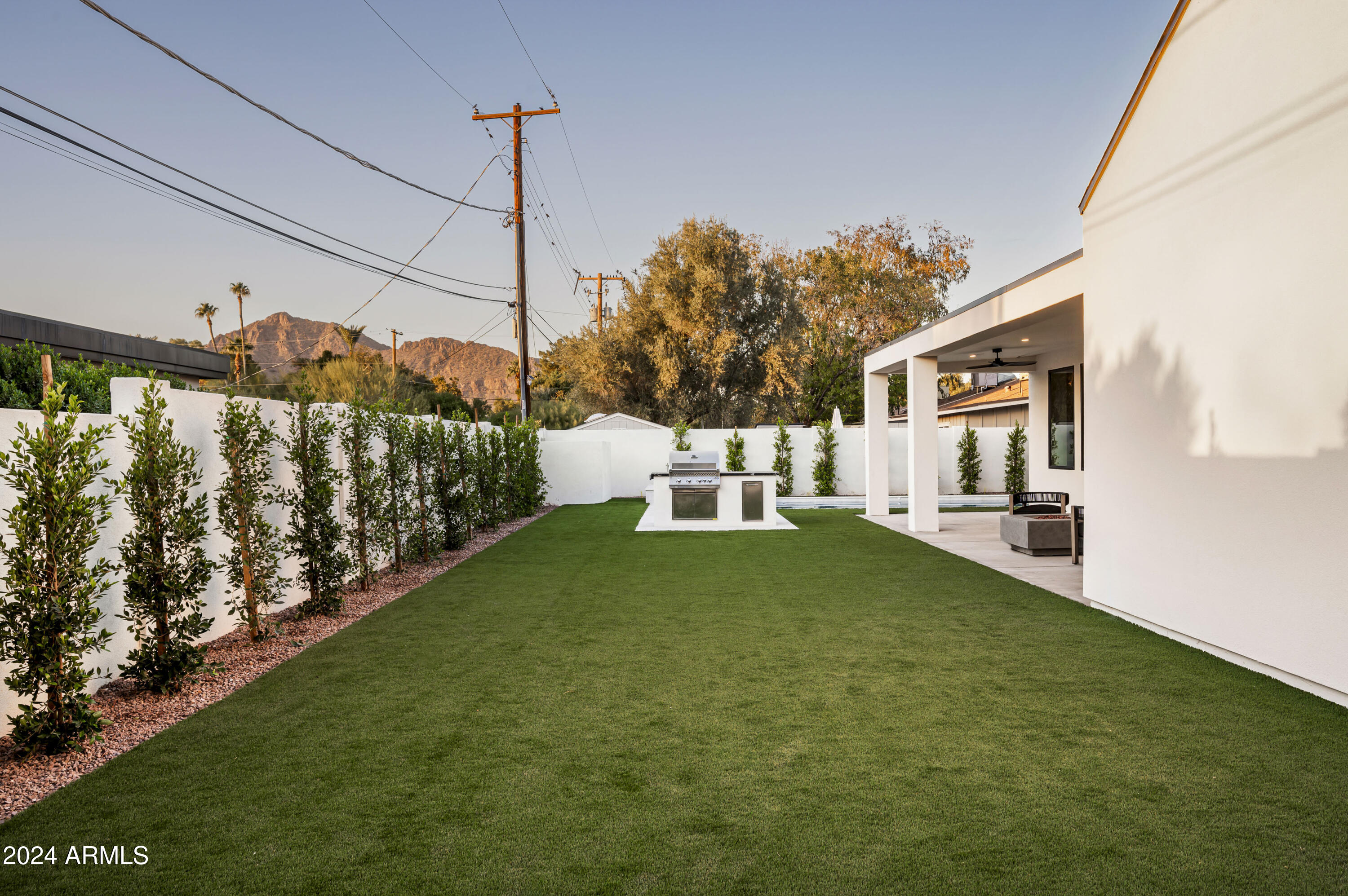 COUNTRY CLUB PLAZA - Residential