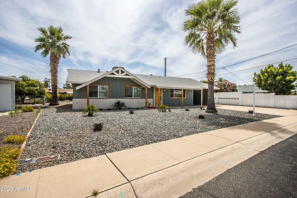 Photo of 10141 W Pebble Beach Drive, Sun City, AZ 85351 (MLS # 6951149)