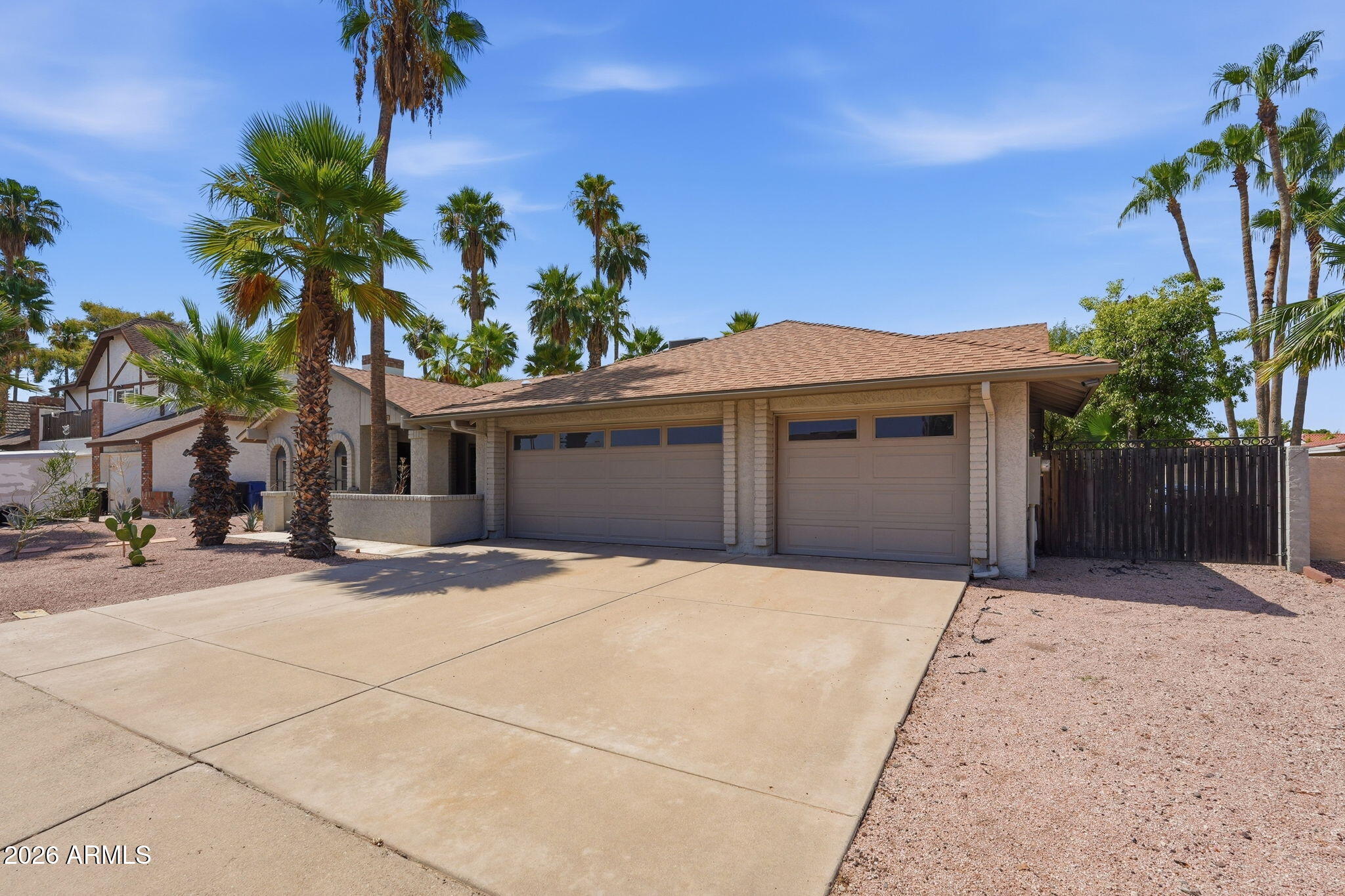 319 E HACKAMORE Street
