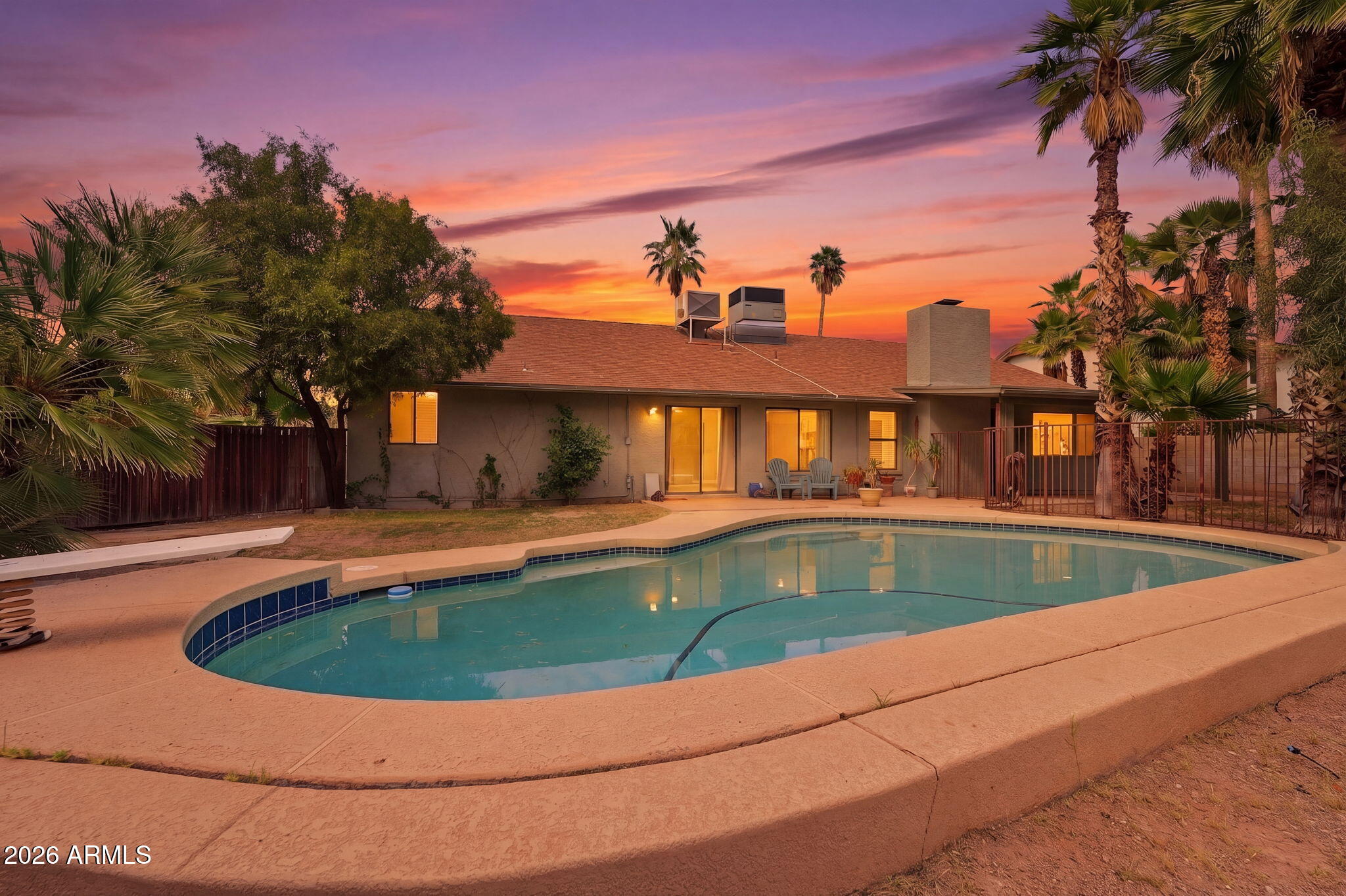 319 E HACKAMORE Street