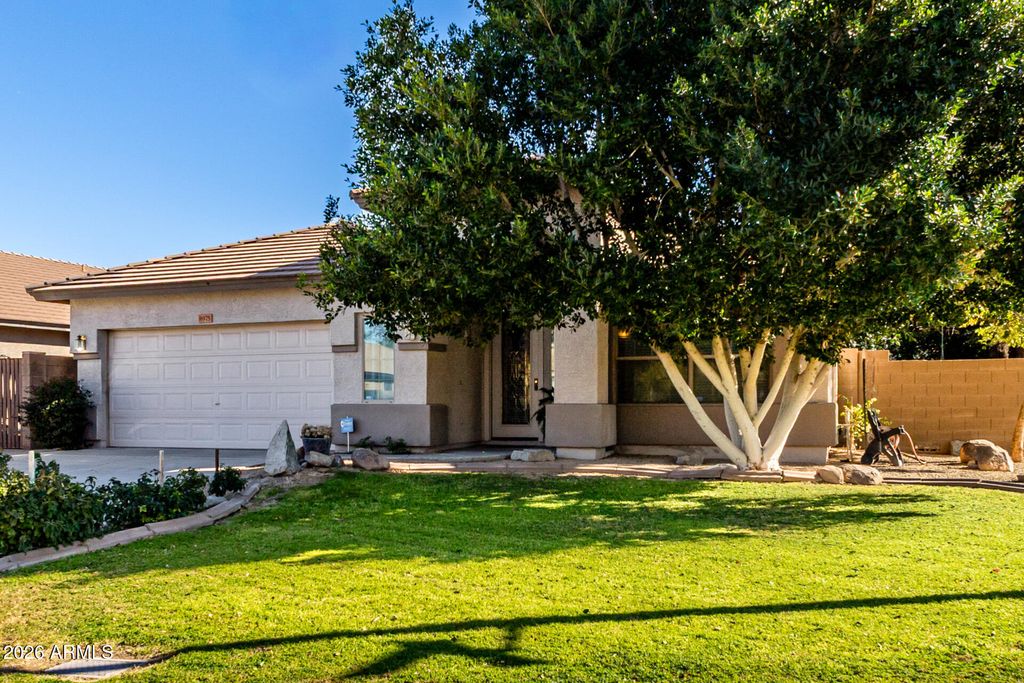 Photo of 8975 W Clara Lane, Peoria, AZ 85382 (MLS # 6985974)