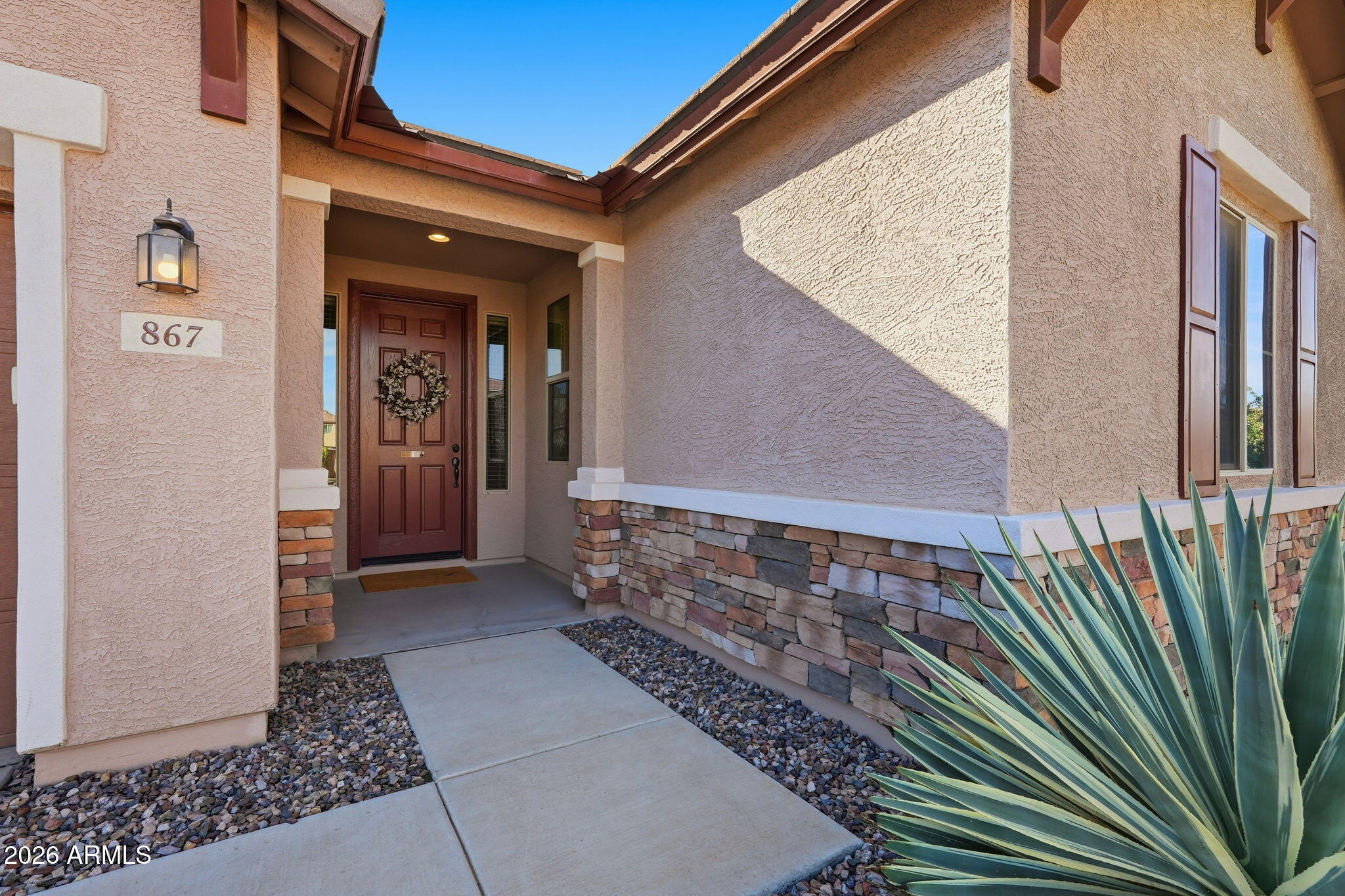 867 W DESERT GLEN Drive