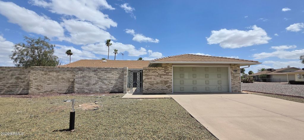 Photo of 9803 W Pebble Beach Drive, Sun City, AZ 85351 (MLS # 6958419)