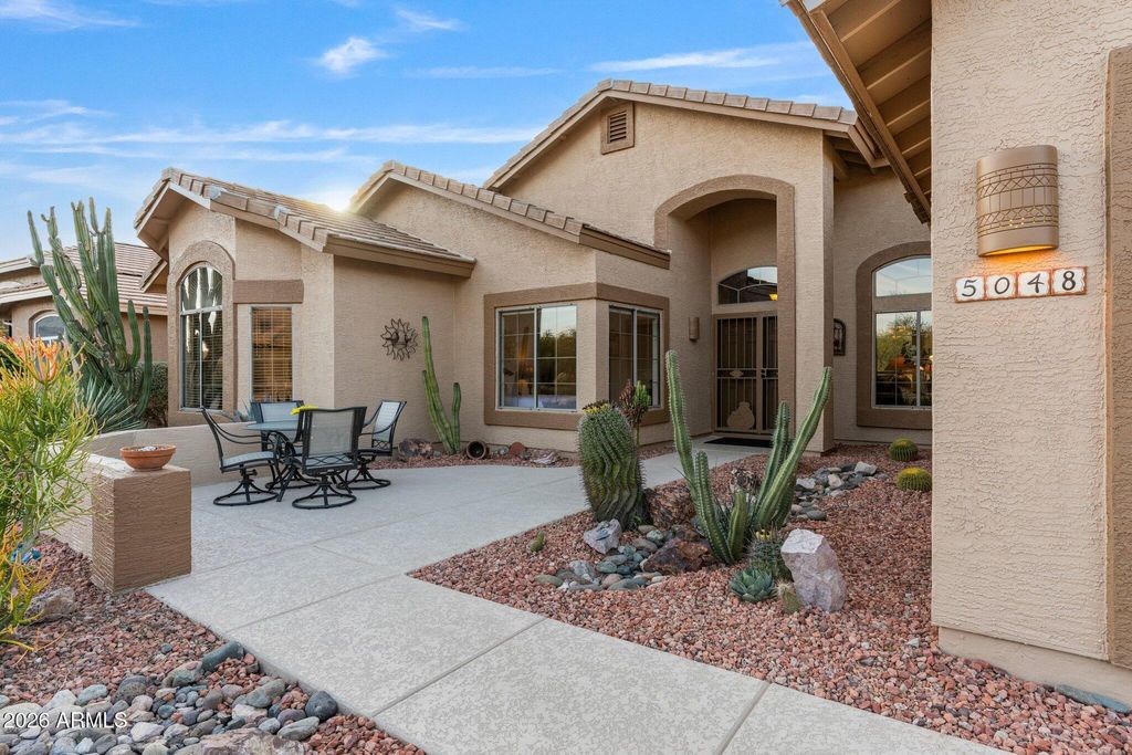 Photo of 5048 S Nighthawk Drive, Gold Canyon, AZ 85118 (MLS # 6975988)