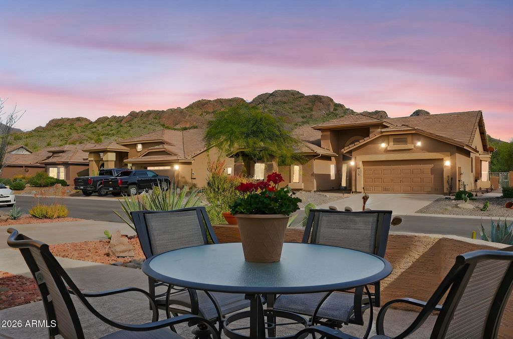 Photo of 5048 S Nighthawk Drive, Gold Canyon, AZ 85118 (MLS # 6975988)