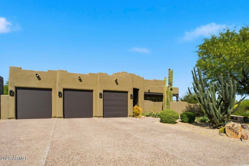 Photo of 10898 E Dale Lane, Scottsdale, AZ 85262 (MLS # 7008393)