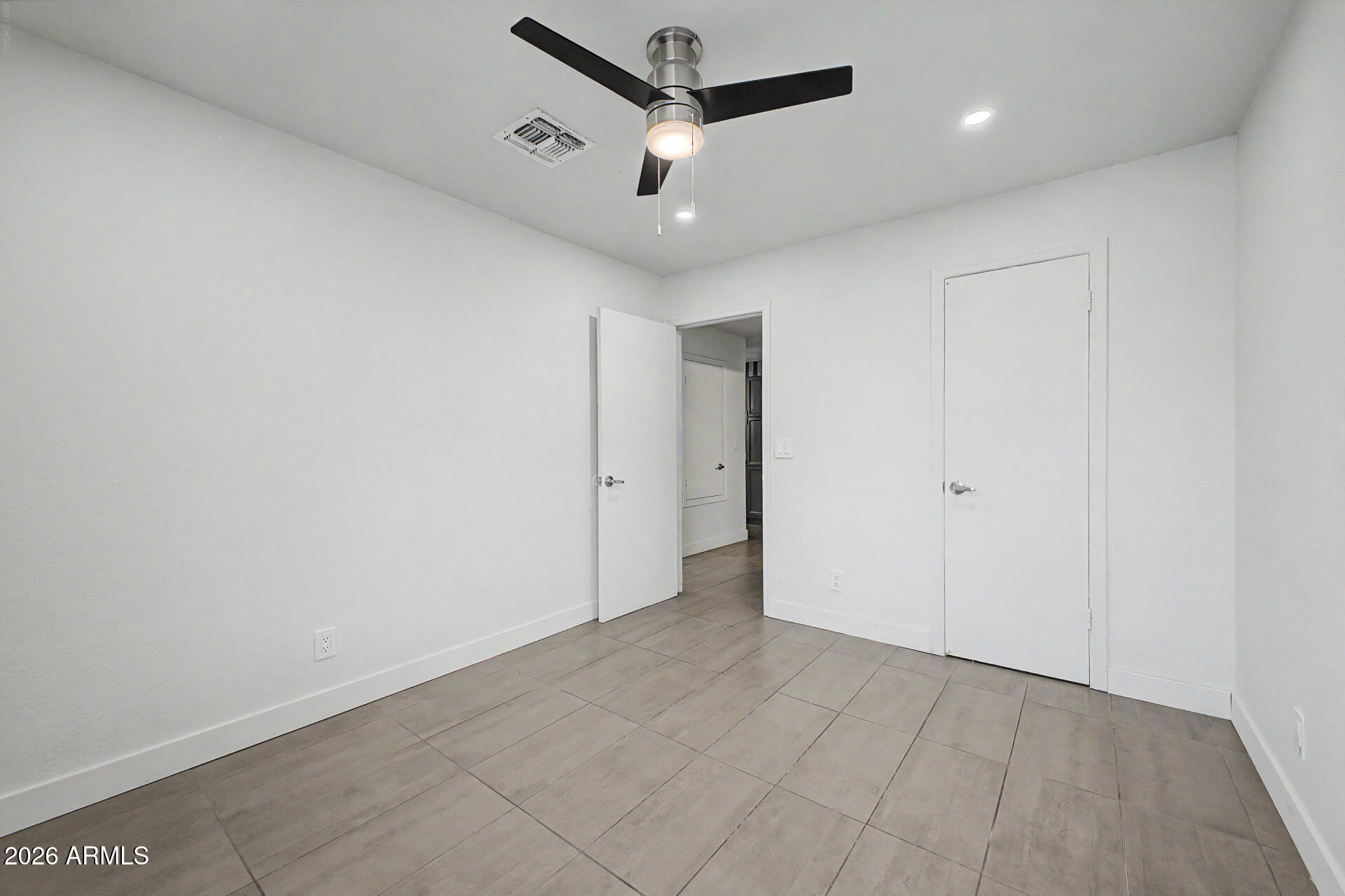 WOODGLEN SQUARE CONDOMINIUMS TRACT F - Residential