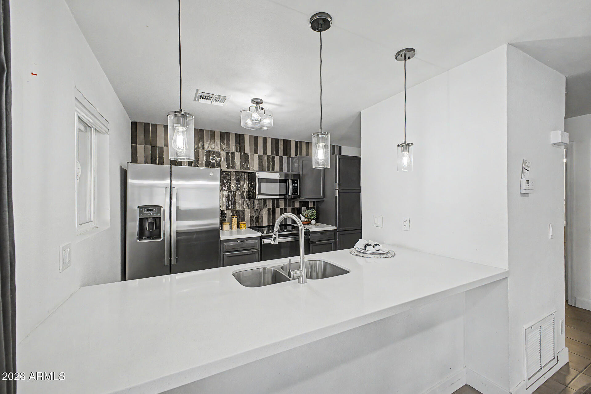 WOODGLEN SQUARE CONDOMINIUMS TRACT F - Residential