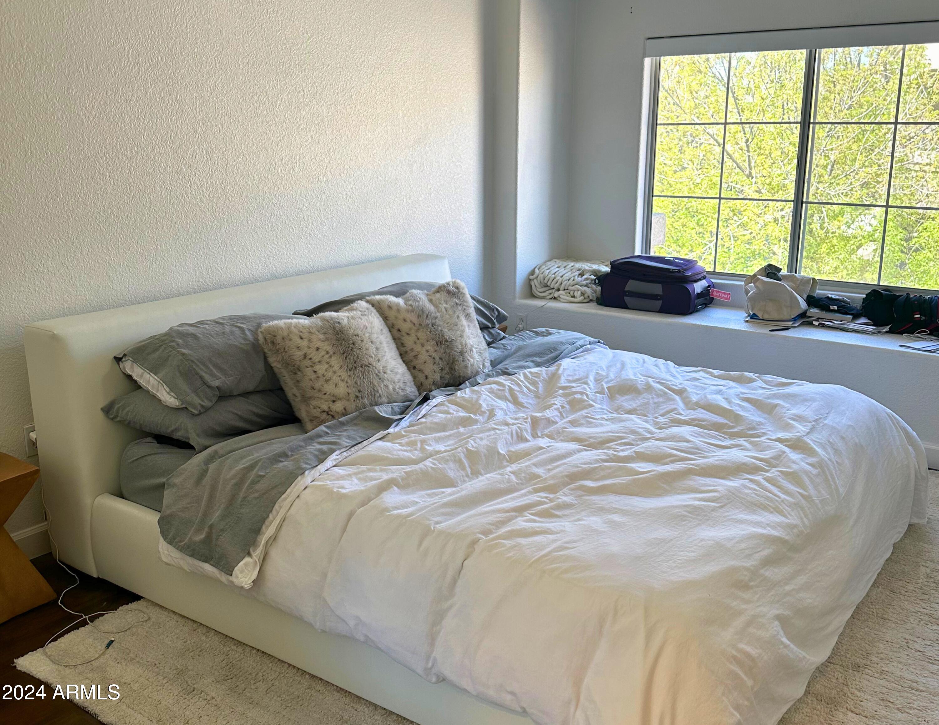 Phoenix, Arizona 85032, United States, 2 Bedrooms Bedrooms, ,2 BathroomsBathrooms,Residential,Pending,29610