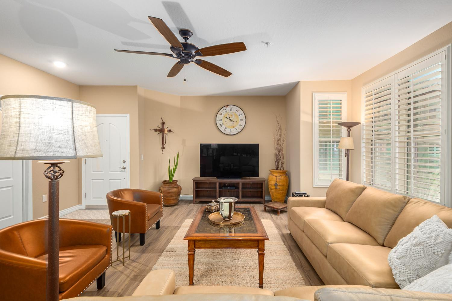 2425 W BRONCO BUTTE Trail 1049